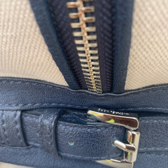 Michael Kors Kingbury Purse - Picture 8 of 13